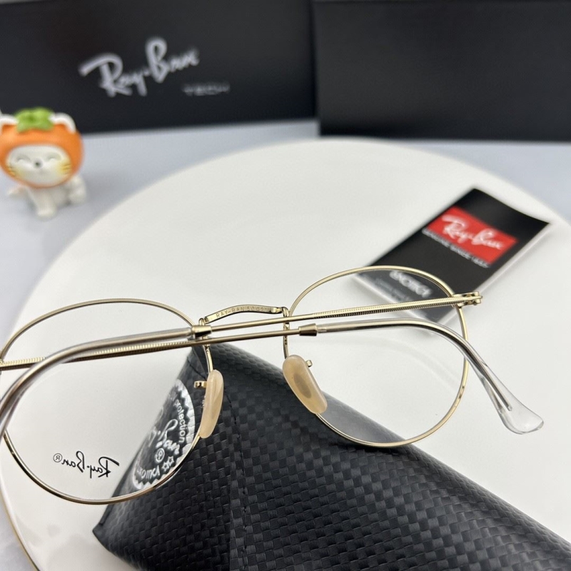 RAY BAN